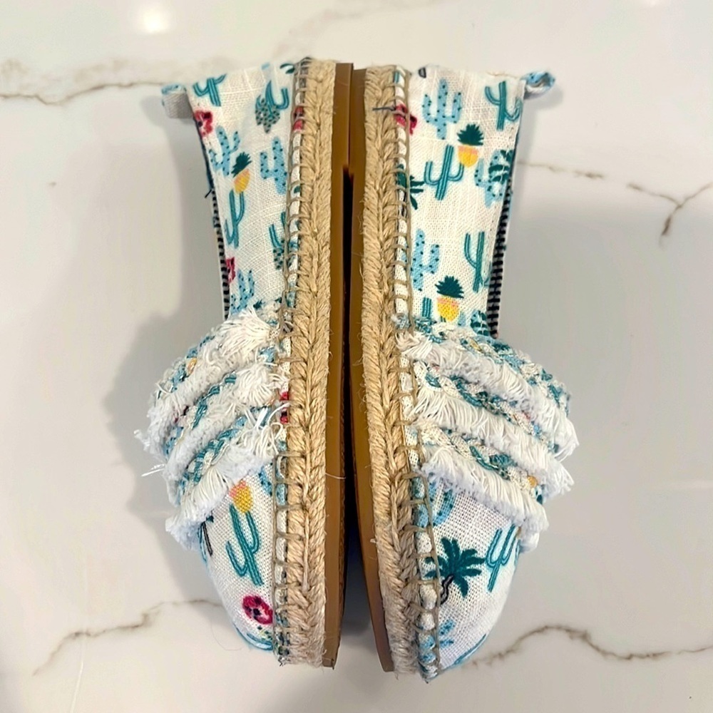 GB Girls tropical print espadrilles fringe slip on shoes size 2 - Picture 4 of 9